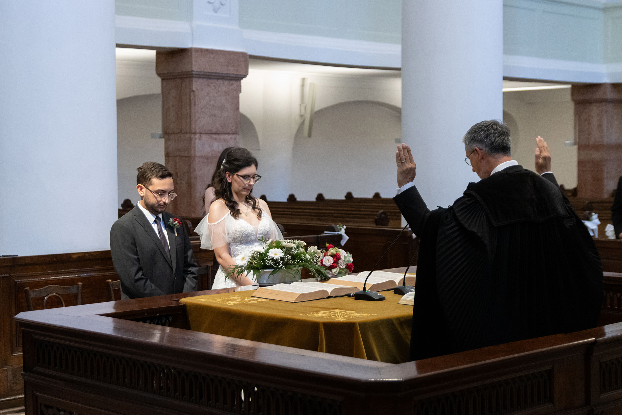 Kitti és Ádám templomi szertartása